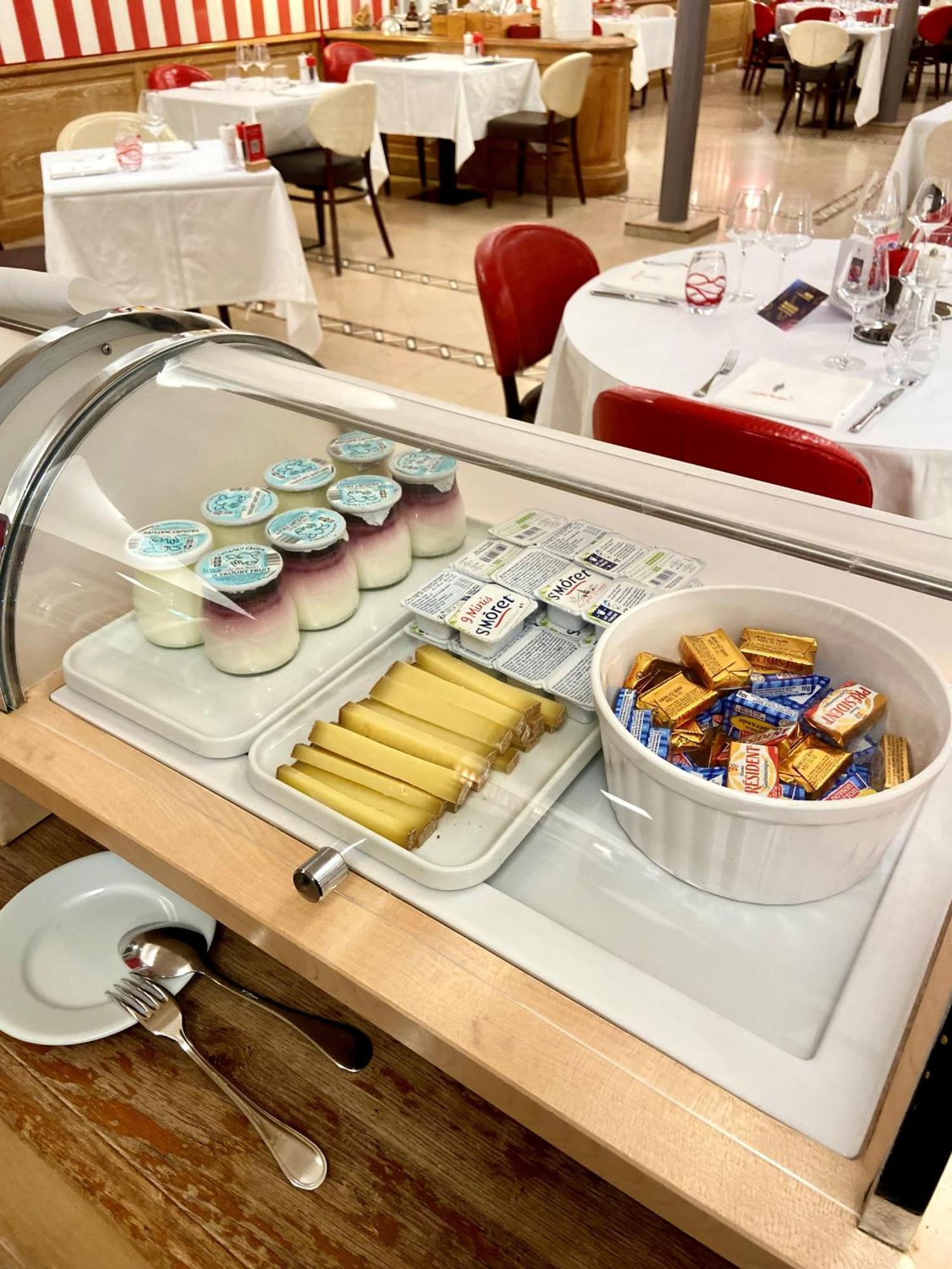 Les Maritonnes Parc & Vignoble Hotel Romaneche-Thorins Ngoại thất bức ảnh